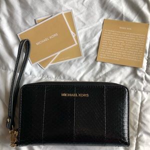 ❣️SALE❣️ Michael Kors GENUINE Snake Skin Wristlet